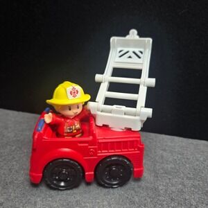 Fisher-Price Little People To The Rescue Fire Truck and Firefighter Figure Toy